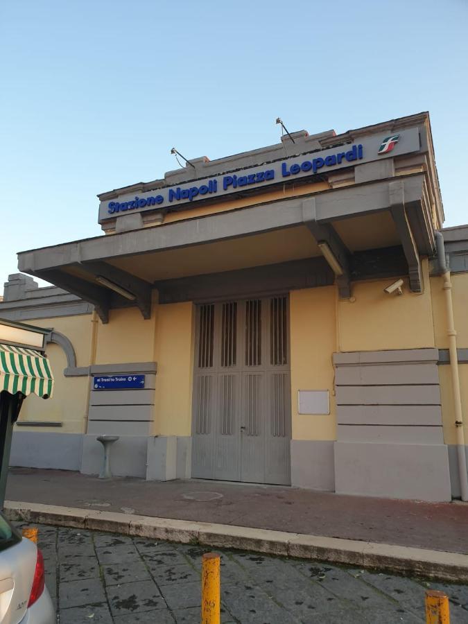 Dimora Costantino Alojamento de Acomodação e Pequeno-almoço Nápoles